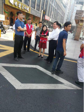 南山区主要领导督导登良社区工作开展情况 南山区主要领导督导登良社区工作开展情况