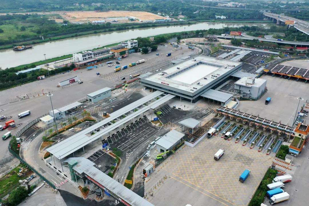 喜讯 | K8凯发环境中标“深圳市口岸管理服务中心有限公司皇岗口岸监管区单体楼宇2020、2021年度卫生保洁服务项目” 喜讯 | K8凯发环境中标“深圳市口岸管理服务中心有限公司皇岗口岸监管区单体楼宇2020、2021年度卫生保洁服务项目”